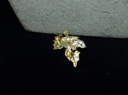 jade leaf pin bk
